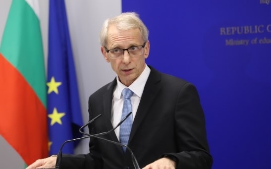 Николай Денков станал академик докато бил министър